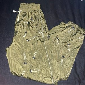 bungee cord cargo pants